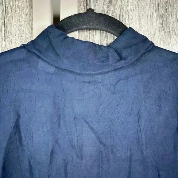 J Jill Top Medium Blouse Floral Embroidered Button Down Blue Color Sz M - Picture 8 of 9